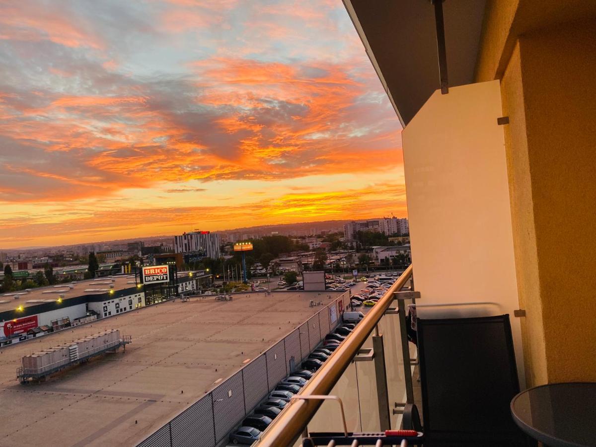 Dina Lux Iasi Apartment Buitenkant foto