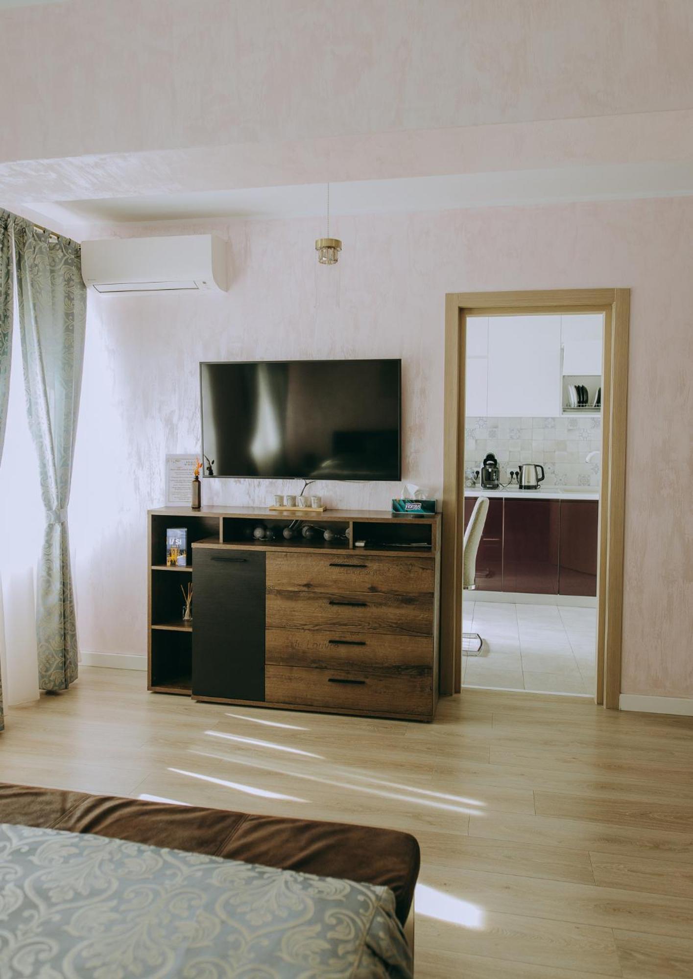 Dina Lux Iasi Apartment Buitenkant foto