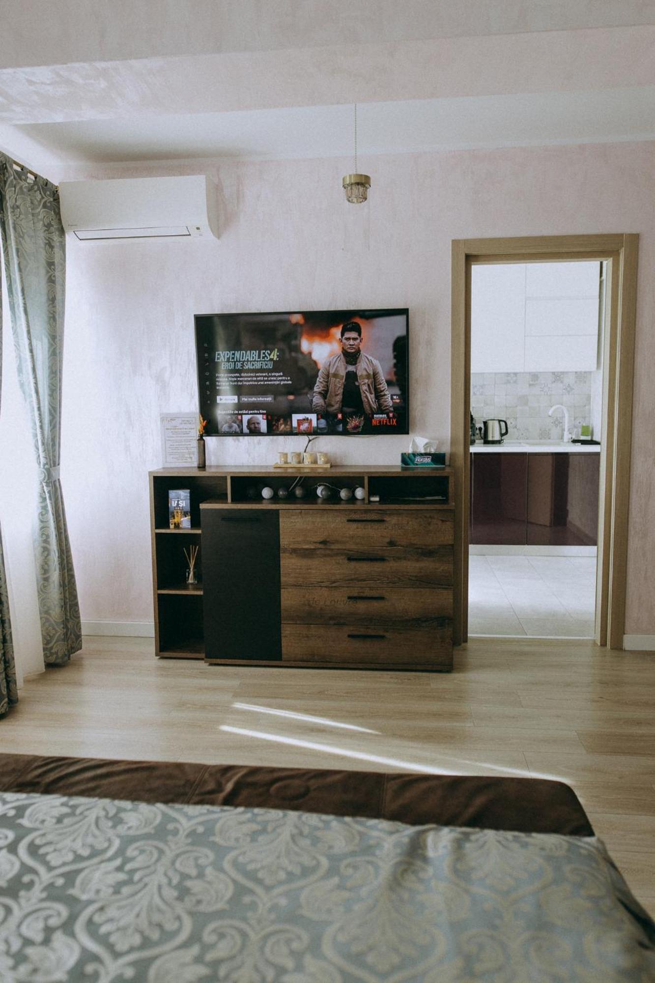 Dina Lux Iasi Apartment Buitenkant foto