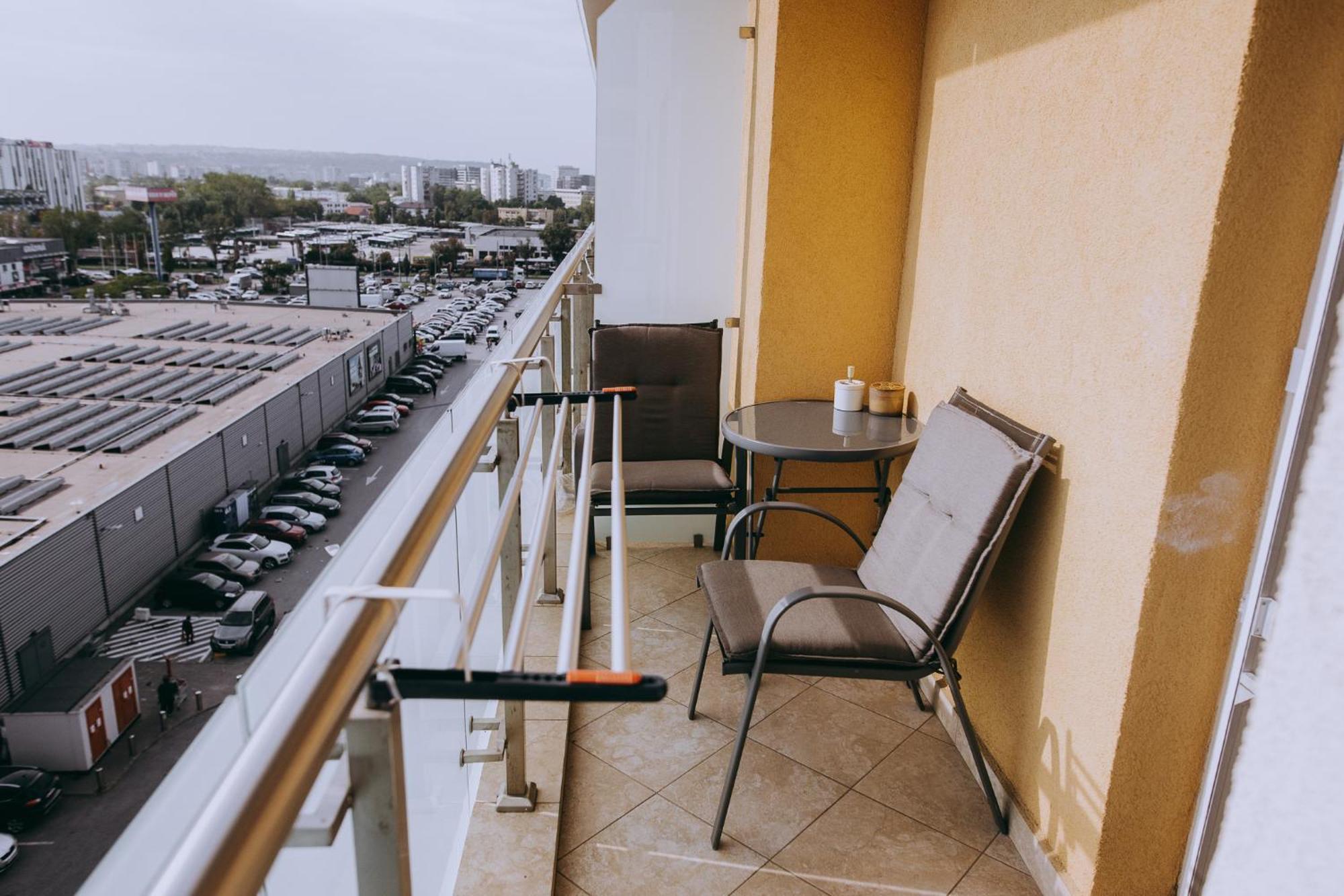 Dina Lux Iasi Apartment Buitenkant foto
