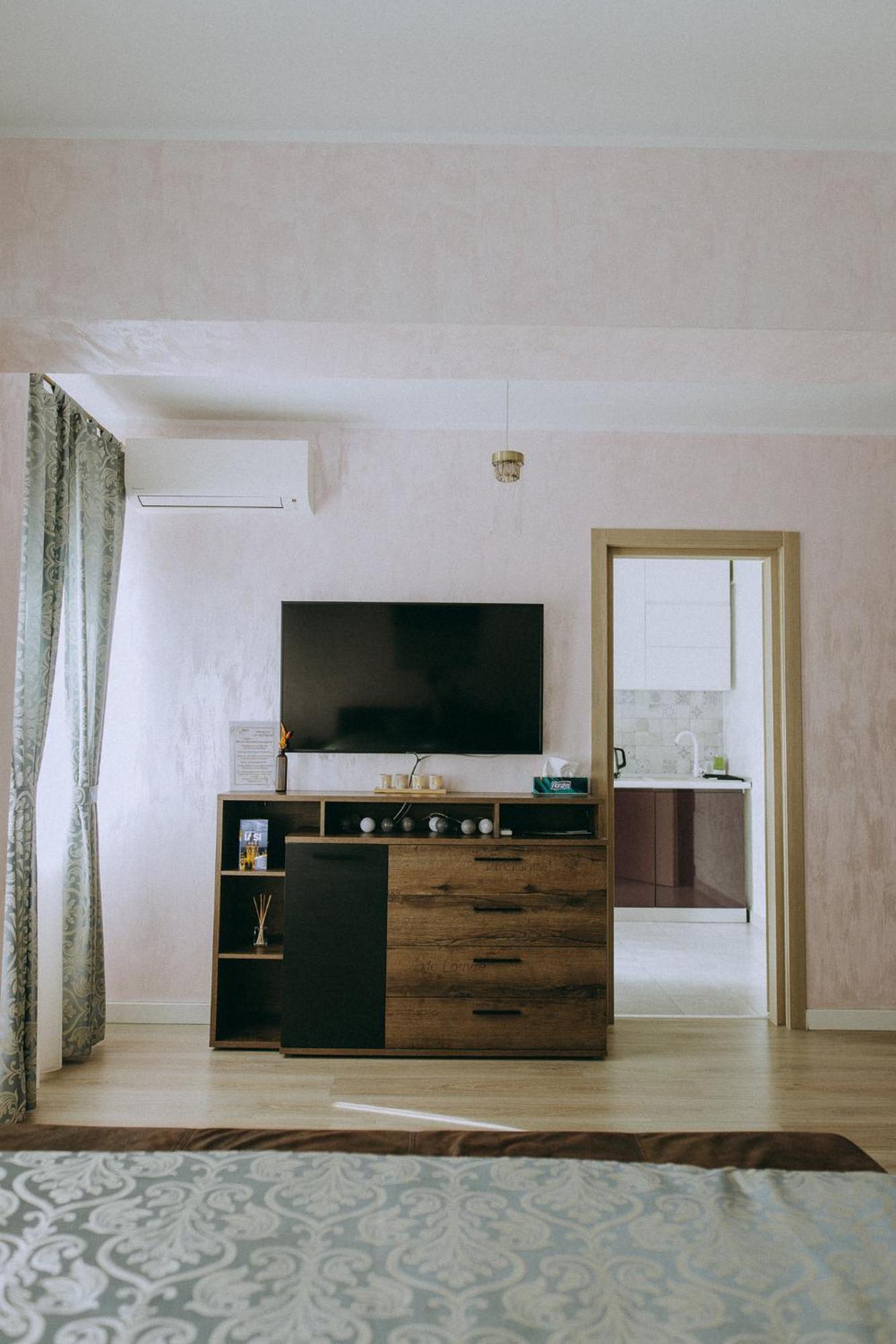 Dina Lux Iasi Apartment Buitenkant foto
